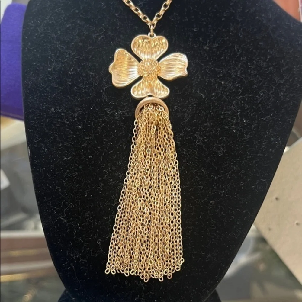 Banana Republic Gold Floral Pendant Necklace - Picture 1 of 3